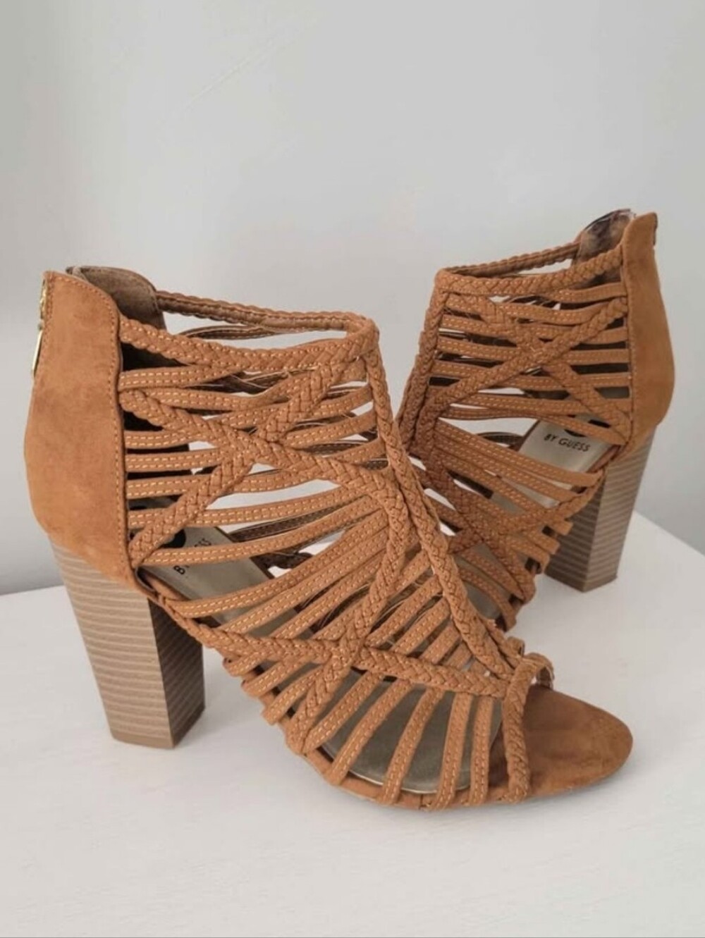 Strappy Tan Camel Brown Suede Guess Block Heel Sandals 8 Fall